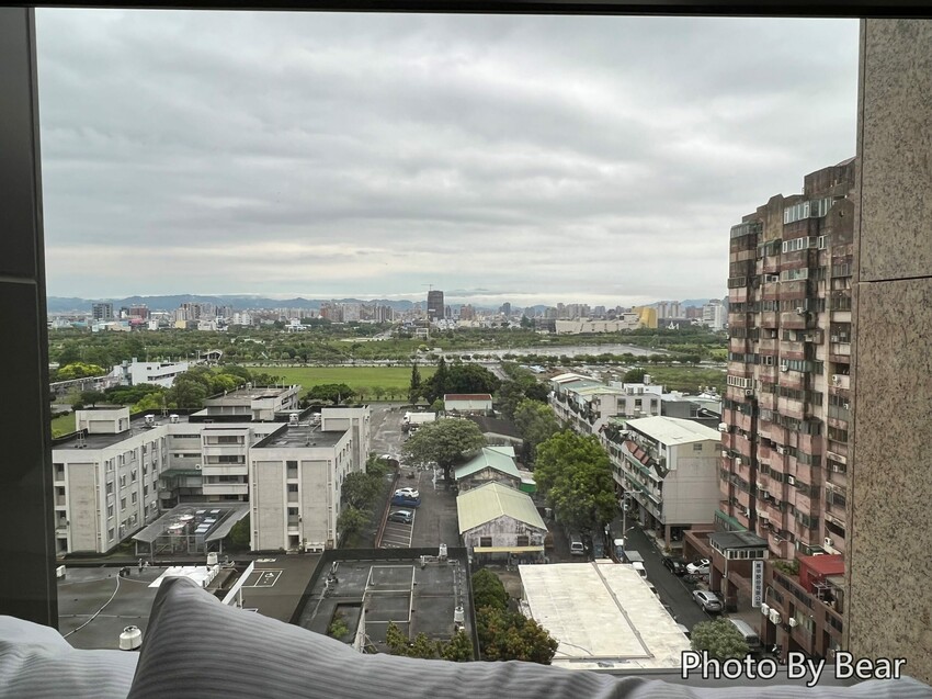 【台中】「浮雲客棧KLOUD HOTEL．逢甲商圈巷弄裡，附停車位的質感風環保智慧星級旅店」