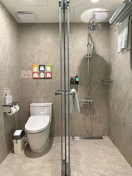 台中逢甲住宿大推！浮雲客棧Kloud Hotel早餐豐盛停車方便。