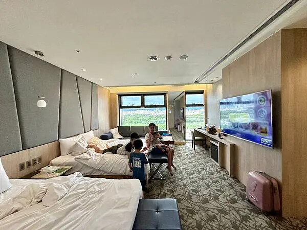 台中逢甲住宿大推！浮雲客棧Kloud Hotel早餐豐盛停車方便。