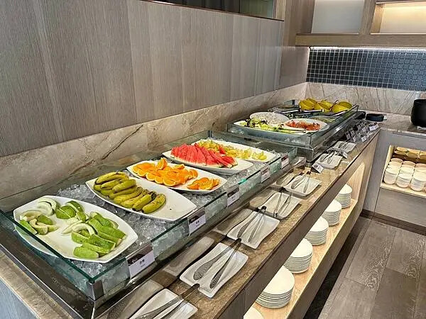 台中逢甲住宿大推！浮雲客棧Kloud Hotel早餐豐盛停車方便。