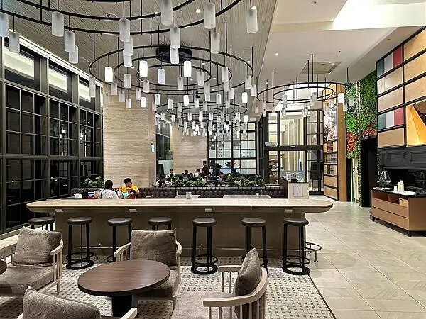 台中逢甲住宿大推！浮雲客棧Kloud Hotel早餐豐盛停車方便。