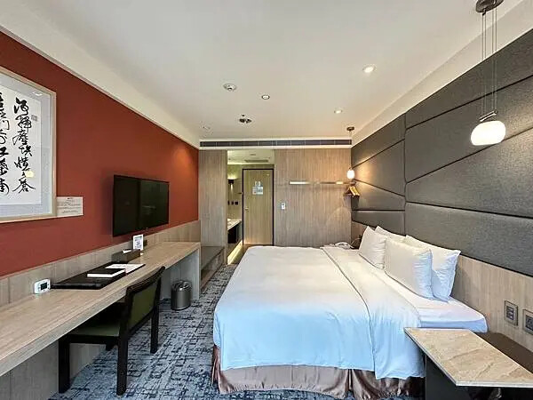 台中逢甲住宿大推！浮雲客棧Kloud Hotel早餐豐盛停車方便。