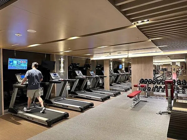 台中逢甲住宿大推！浮雲客棧Kloud Hotel早餐豐盛停車方便。