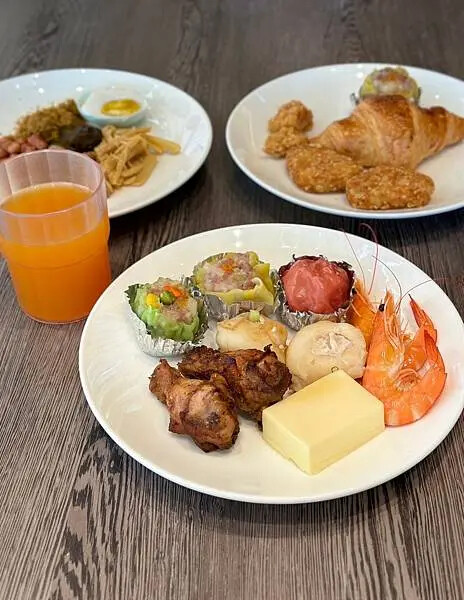 台中逢甲住宿大推！浮雲客棧Kloud Hotel早餐豐盛停車方便。