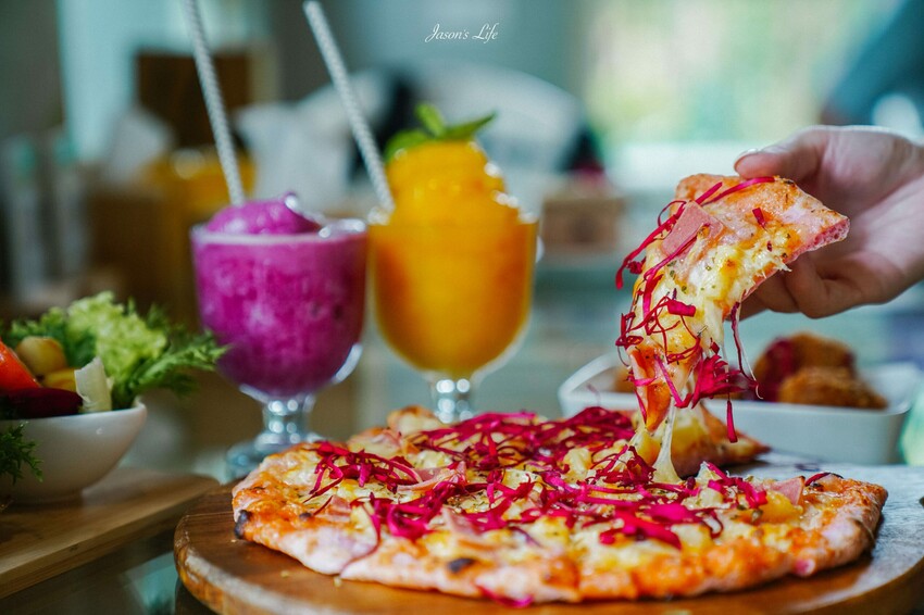 【屏東九如｜美食】大花農場。屏東秘境景點，超大有機玫瑰園，可親採有機玫瑰，玫瑰創意料理披薩意外好吃