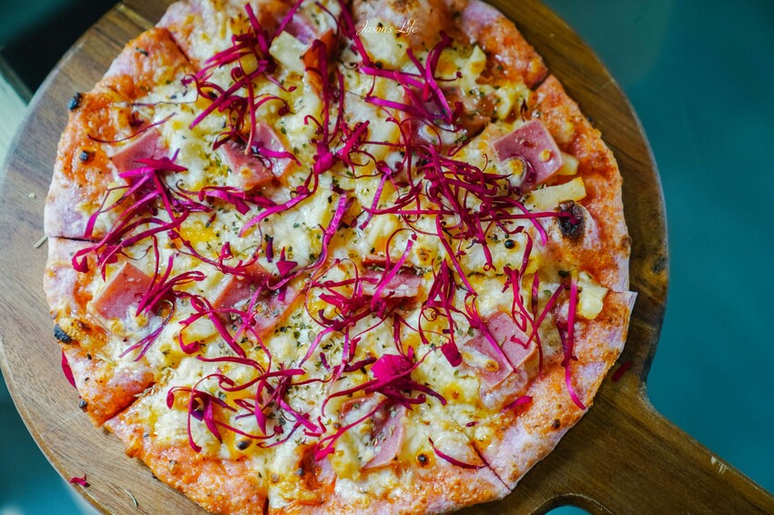 【屏東九如｜美食】大花農場。屏東秘境景點，超大有機玫瑰園，可親採有機玫瑰，玫瑰創意料理披薩意外好吃