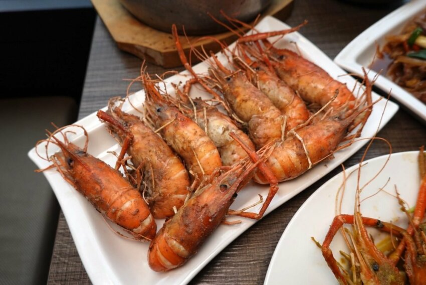 五顆星活蝦餐廳！激推“泰辣招牌蝦”．屏東里港每日新鮮直送．17種活蝦料理/白飯免費吃/停車方便 - 艾瑪▪ 享受吃喝玩樂札記