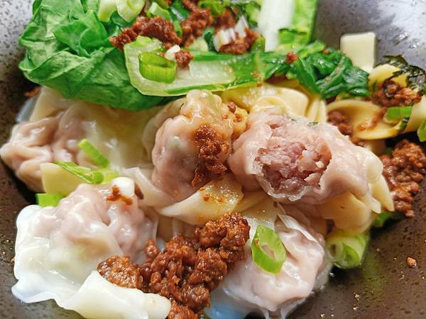 /tmp/phpaYfMaV /tmp/phpaYfMaV