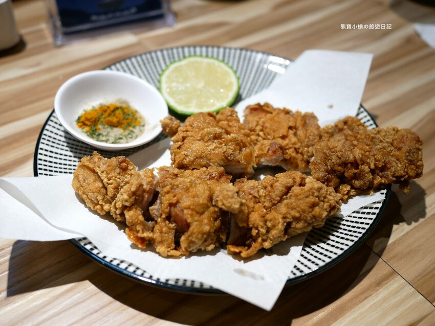 【新竹竹北美食】Hiro’sらあ麵Kitchen 竹北店，新竹縣非吃不可的平價叉燒拉麵，可免費加麵一次！酥炸雞腿也非常好吃~內文附詳細菜單價位介紹。 @熊寶小榆の旅遊日記