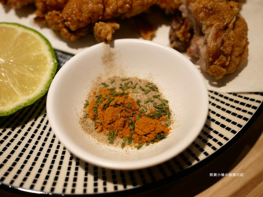 【新竹竹北美食】Hiro’sらあ麵Kitchen 竹北店，新竹縣非吃不可的平價叉燒拉麵，可免費加麵一次！酥炸雞腿也非常好吃~內文附詳細菜單價位介紹。 @熊寶小榆の旅遊日記