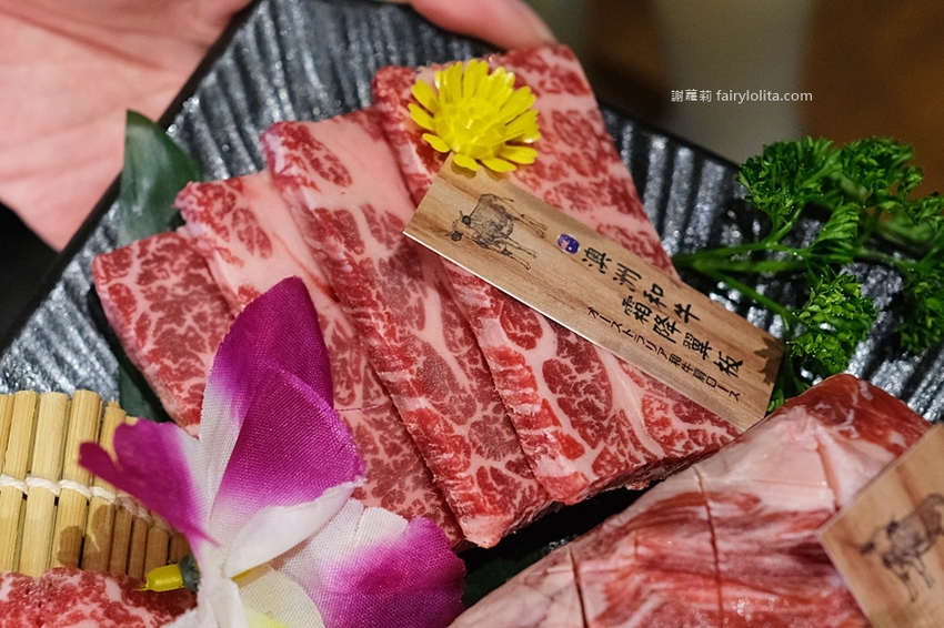 一開幕就爆紅！Google分數高達4.9，穿和服吃頂級燒肉！全程代客燒烤超貼心！