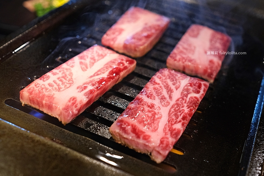 一開幕就爆紅！Google分數高達4.9，穿和服吃頂級燒肉！全程代客燒烤超貼心！