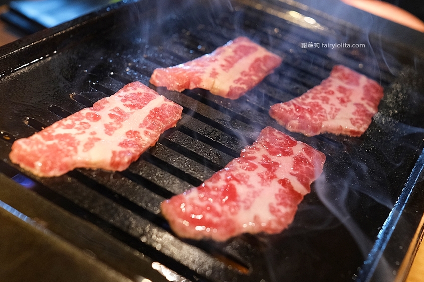 一開幕就爆紅！Google分數高達4.9，穿和服吃頂級燒肉！全程代客燒烤超貼心！