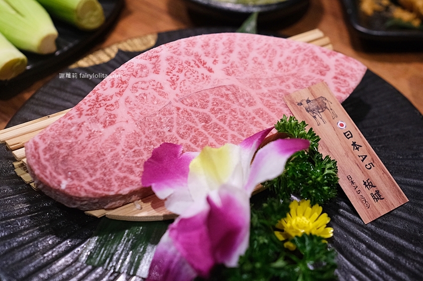 一開幕就爆紅！Google分數高達4.9，穿和服吃頂級燒肉！全程代客燒烤超貼心！