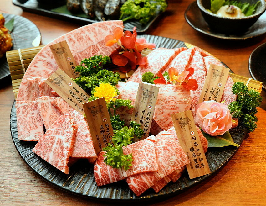 【中壢美食】藏王極上燒肉餐酒館．日本和牛+神級清酒+專人代烤!