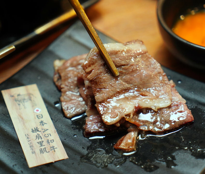 【中壢美食】藏王極上燒肉餐酒館．日本和牛+神級清酒+專人代烤!