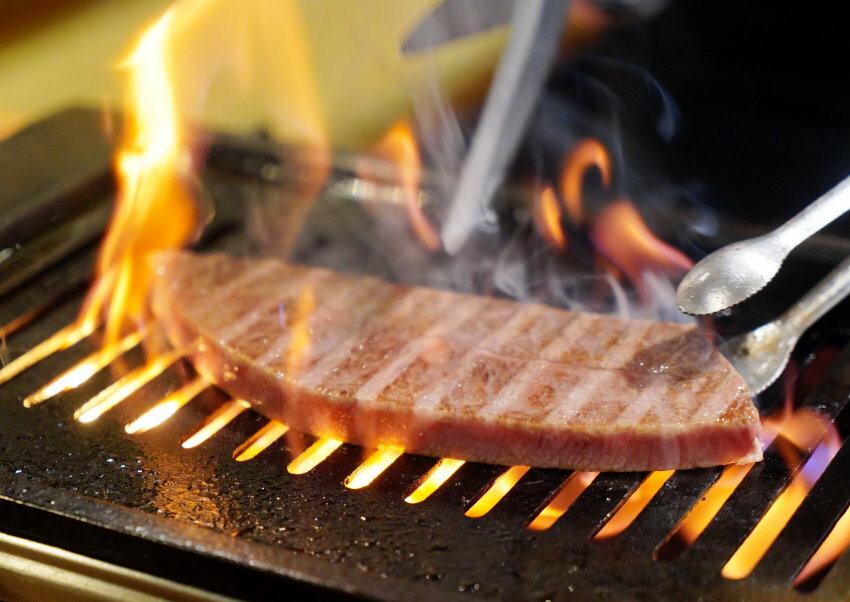 【中壢美食】藏王極上燒肉餐酒館．日本和牛+神級清酒+專人代烤!