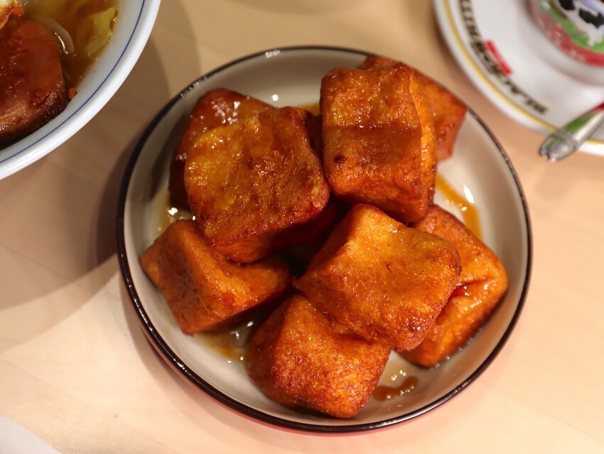 十公分厚的厚片三明治～ 還能吃到厚嫩蛋！超～浮誇美味！