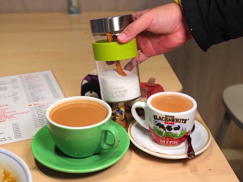 十公分厚的厚片三明治～ 還能吃到厚嫩蛋！超～浮誇美味！