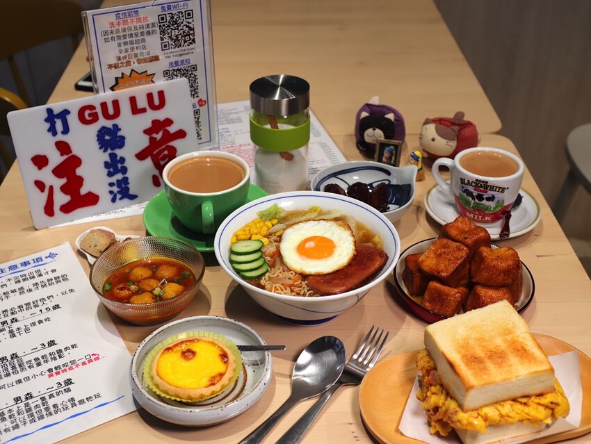 十公分厚的厚片三明治～ 還能吃到厚嫩蛋！超～浮誇美味！