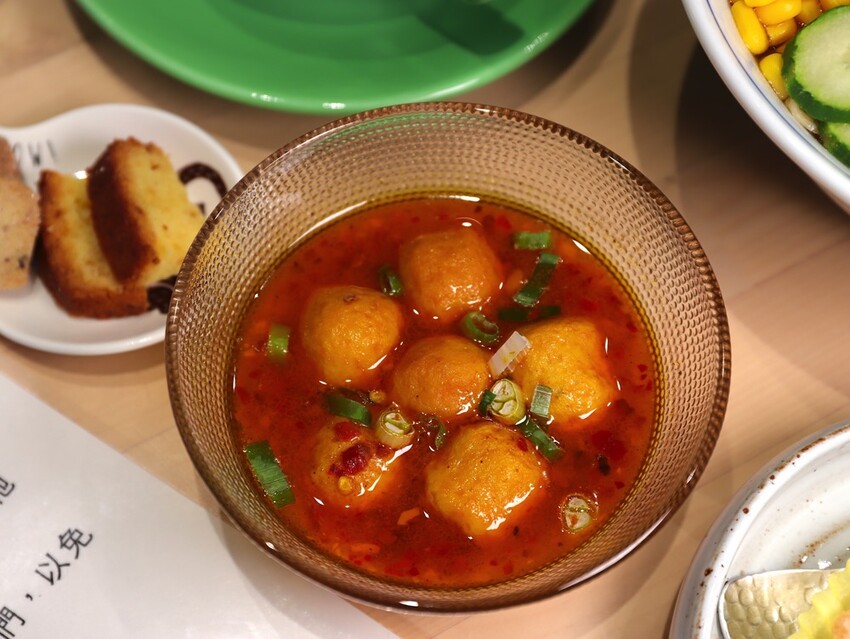 十公分厚的厚片三明治～ 還能吃到厚嫩蛋！超～浮誇美味！