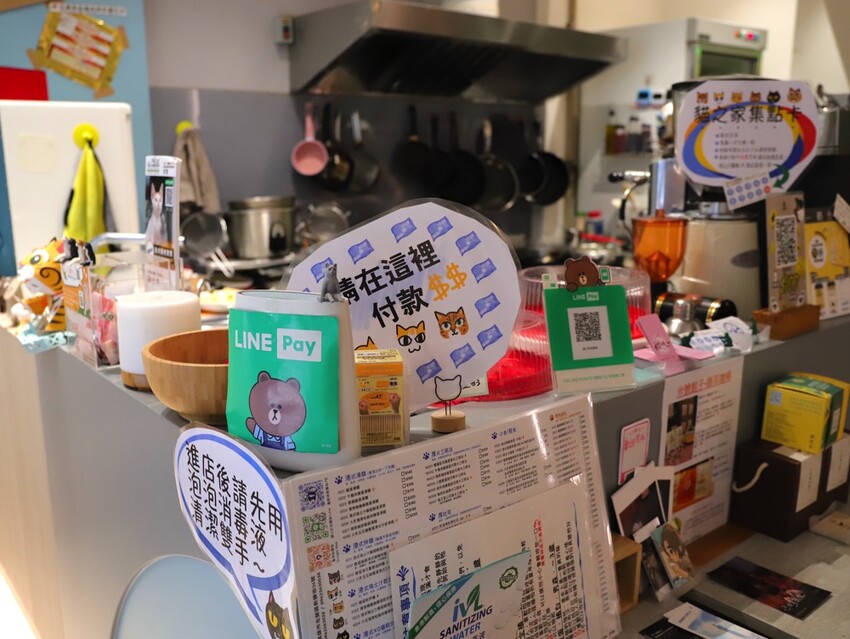 十公分厚的厚片三明治～ 還能吃到厚嫩蛋！超～浮誇美味！