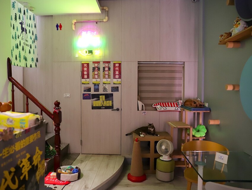 十公分厚的厚片三明治～ 還能吃到厚嫩蛋！超～浮誇美味！