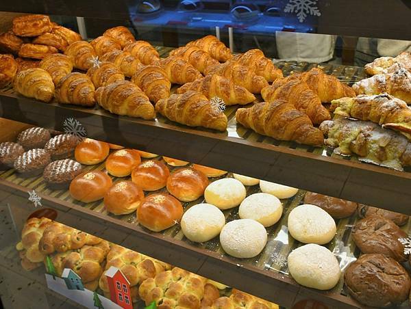 【節日限定】法國傳統甜點國王派，日本百年麵包店 DONQ東客麵包，在台30週年慶，追求SCRATCH職人精神現場製作，新光三越百貨美食