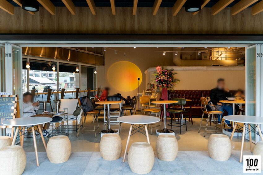 【台中中區美食】TIKIYALO 鐵枝路咖啡交易所｜鐵鹿大街美食新選！全新野餐風格料理繽紛登場，還能在綠地中享受愜意「食」光！ | 別墅裡的 100 種味道