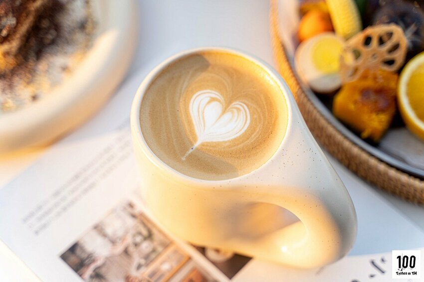 【台中中區美食】TIKIYALO 鐵枝路咖啡交易所｜鐵鹿大街美食新選！全新野餐風格料理繽紛登場，還能在綠地中享受愜意「食」光！ | 別墅裡的 100 種味道