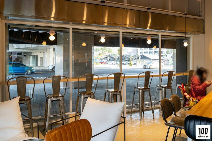 【台中中區美食】TIKIYALO 鐵枝路咖啡交易所｜鐵鹿大街美食新選！全新野餐風格料理繽紛登場，還能在綠地中享受愜意「食」光！ | 別墅裡的 100 種味道