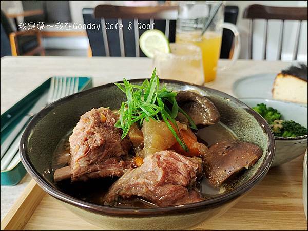 Gooday Cafe %26; Roof 34.jpg