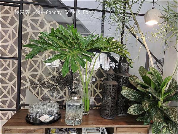 Gooday  Cafe %26; Roof 21.jpg