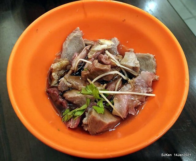 Taiwan traditional dishes 「阿伯蛋包麵」東湖店(Egg noodle)，Taipei, Taiwan, SJKen, Jan 14, 2021.