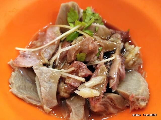 Taiwan traditional dishes 「阿伯蛋包麵」東湖店(Egg noodle)，Taipei, Taiwan, SJKen, Jan 14, 2021.