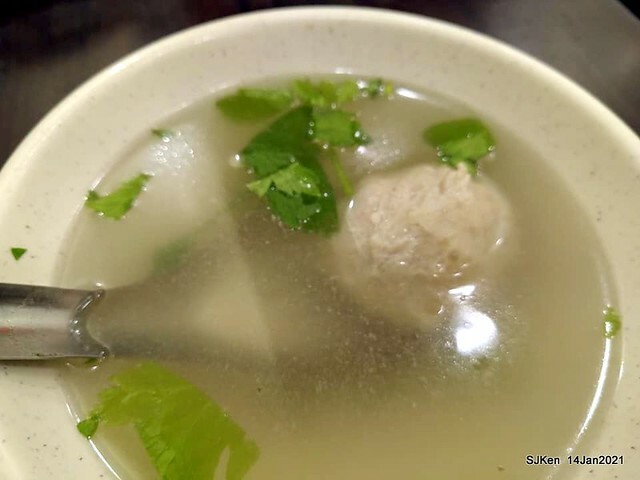 Taiwan traditional dishes 「阿伯蛋包麵」東湖店(Egg noodle)，Taipei, Taiwan, SJKen, Jan 14, 2021.