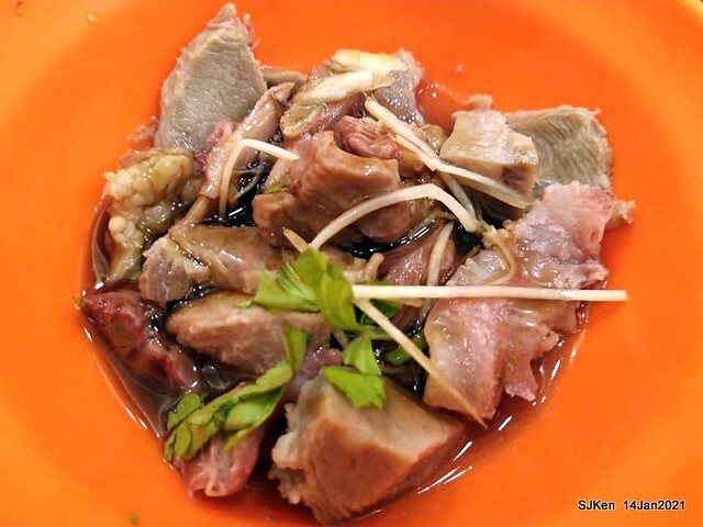 Taiwan traditional dishes 「阿伯蛋包麵」東湖店(Egg noodle)，Taipei, Taiwan, SJKen, Jan 14, 2021.