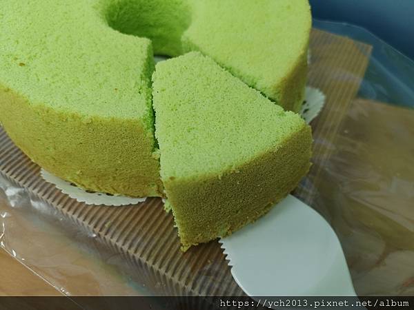 順成蛋糕推出新品斑蘭蛋糕，不出國也能吃到新加坡國民蛋糕