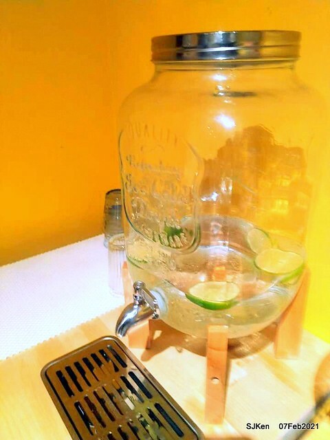 Taiwan spicy hot braised dishes「老翔記麻辣燙滷味店」at Taipei, Taiwan, SJKen, Feb 7, 2021.