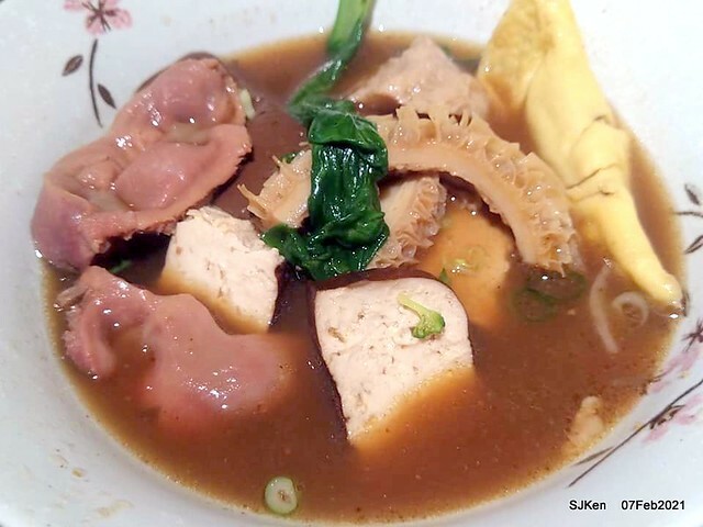 Taiwan spicy hot braised dishes「老翔記麻辣燙滷味店」at Taipei, Taiwan, SJKen, Feb 7, 2021.