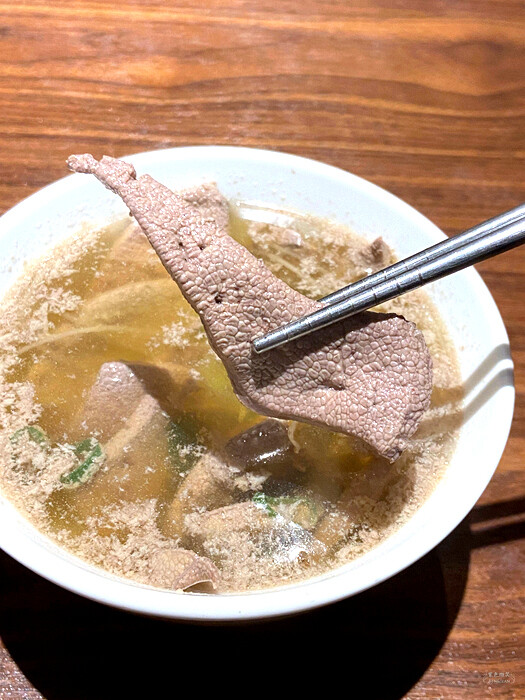 麻油雞界的人氣王!阿圖麻油雞博愛店麻油雞+麵線絕對要吃。