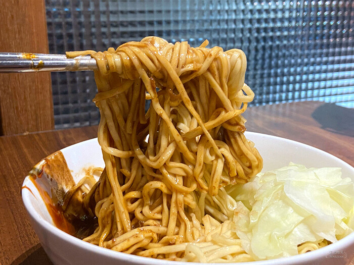 麻油雞界的人氣王!阿圖麻油雞博愛店麻油雞+麵線絕對要吃。