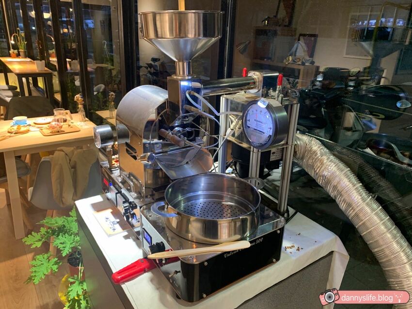 瑰夏咖啡創始店 │台北美食/寵物友善。首次體驗手沖咖啡 - 丹尼的吃喝玩樂