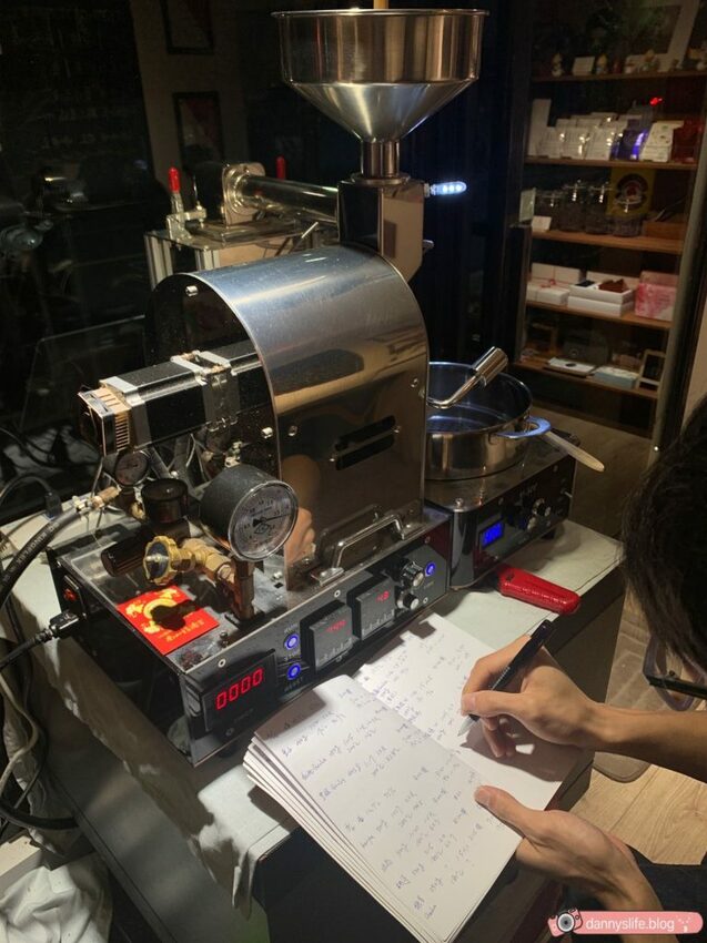 瑰夏咖啡創始店 │台北美食/寵物友善。首次體驗手沖咖啡 - 丹尼的吃喝玩樂