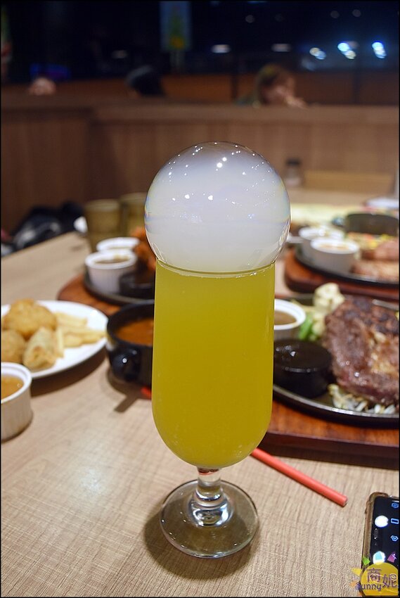 牛室炙燒牛排。台中吃到飽牛排+自助吧299起現烤披薩熟食燴飯熱炒炸物港點冰淇淋超豐盛-商妮吃喝遊樂