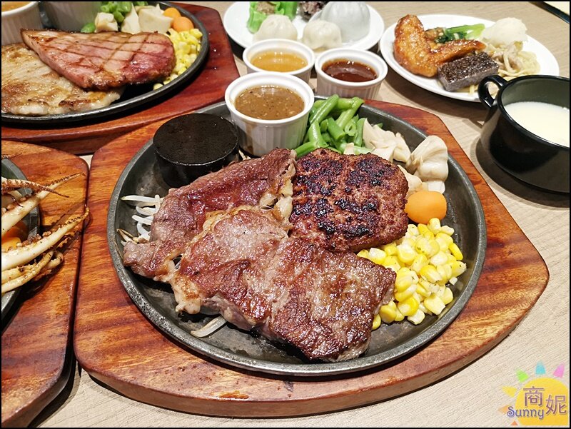 牛室炙燒牛排。台中吃到飽牛排+自助吧299起現烤披薩熟食燴飯熱炒炸物港點冰淇淋超豐盛-商妮吃喝遊樂