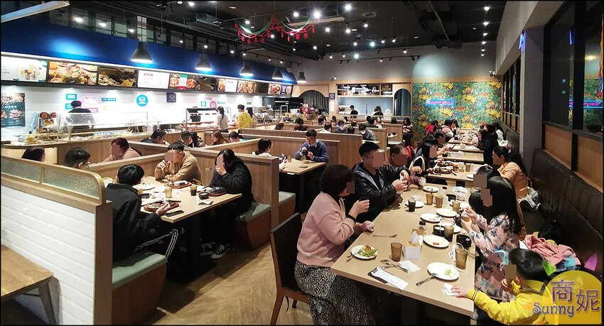 牛室炙燒牛排。台中吃到飽牛排+自助吧299起現烤披薩熟食燴飯熱炒炸物港點冰淇淋超豐盛-商妮吃喝遊樂