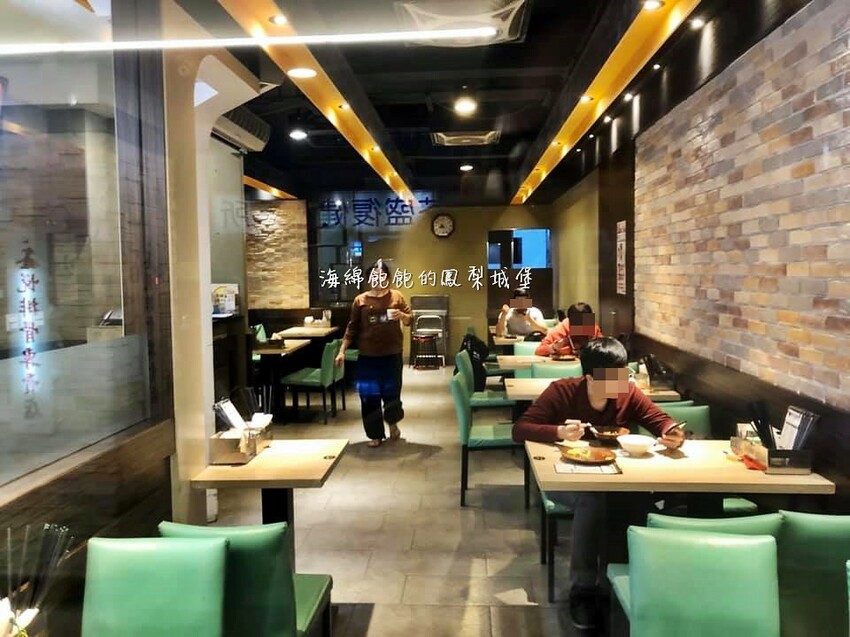 鑫悅排骨專賣店|汐止超人氣便當店,雞腿、排骨、蝦捲飯都好吃,菜單價位