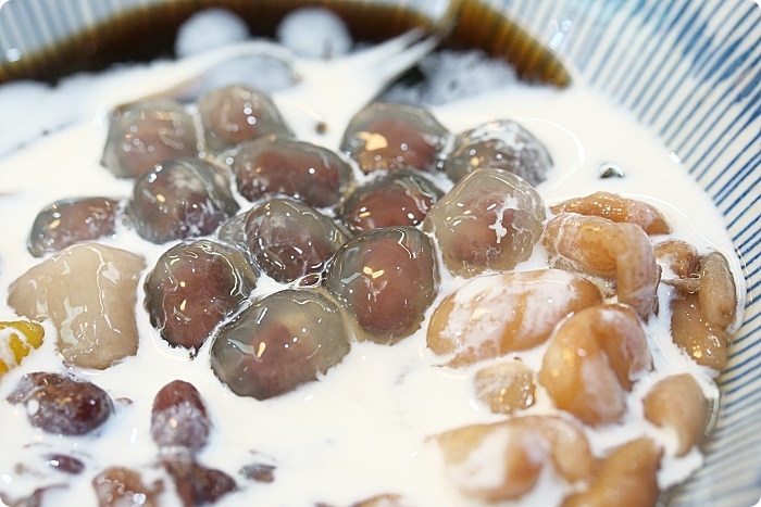 宜蘭美食 ⎮冰點老店綿綿冰。暖胃就來這一碗!必點燒仙草、黑糖豆花、仙草奶凍,還有隱藏版仙草冰也別錯過喔! @捲捲頭 Wonderful 品味。生活