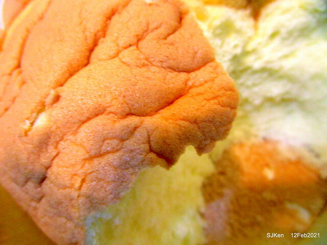 Pudding cake at 「桃園大溪老街110布丁蛋糕」 (110 cake shop), Tashi, Taoyuan , North Taiwan , SJKen, Feb 12, 2021.